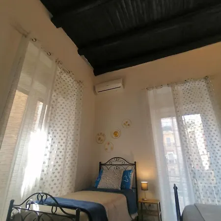 Il Vicoletto Sul Castello Napels