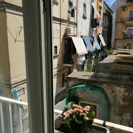 Il Vicoletto Sul Castello * Napels